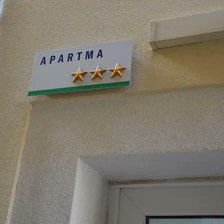 Apartma *